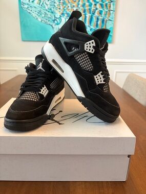 Air Jordan 4 Retro White Thunder